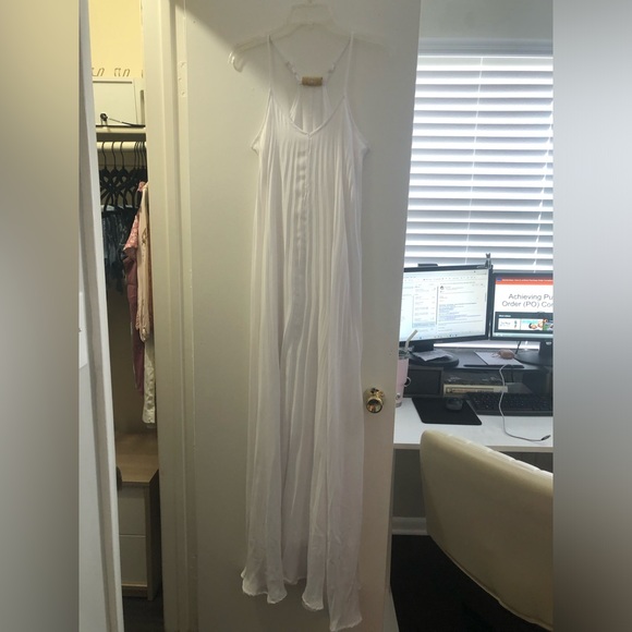 Revelry, white pleated size small maxi dress - Picture 1 of 7
